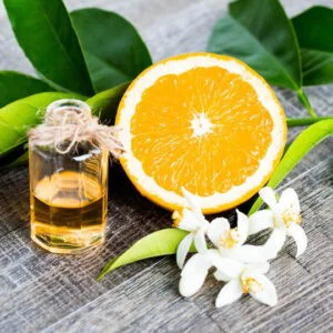 Agua de azahar para repostería, con gran olor y sabor.