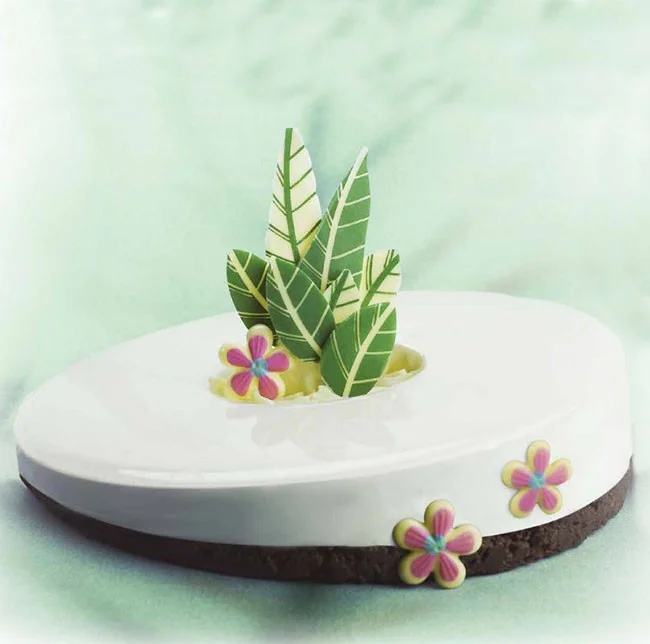 Hojas Verdes de Chocolate Blanco 108uds - Imagen 2